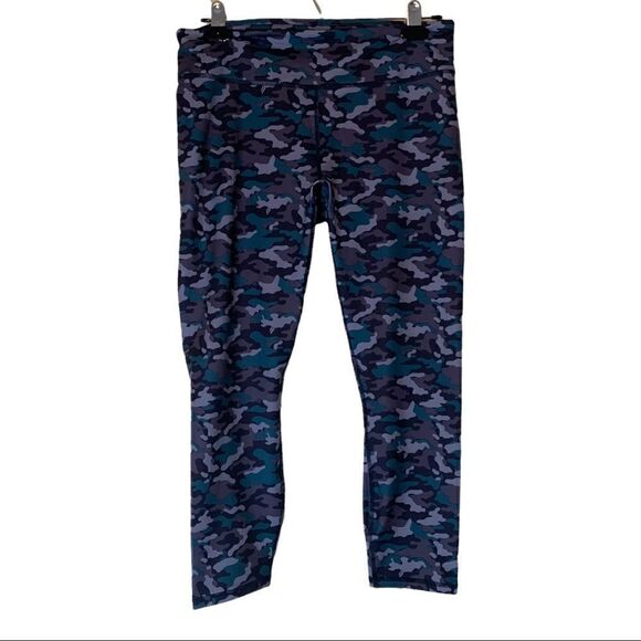 FABLETICS Salar Printed Camo Powerhold Capris Teal Gray Purple Womens Medium - Picture 2 of 14